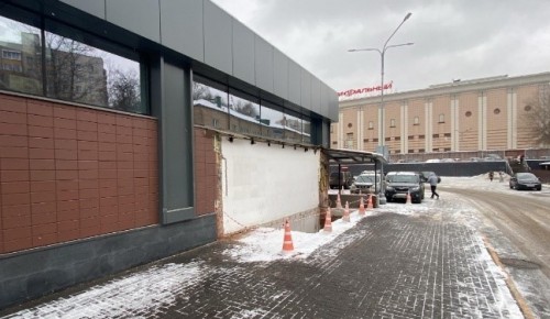 Собственник убрал незаконную пристройку к Черемушкинскому рынку