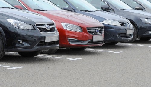 Парковки на юго-западе Москвы станут бесплатными в новогодние праздники