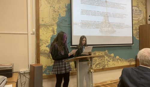 Ученицы школы №1212 выступили на научно-практической конференции «Нахимовские чтения-2022»