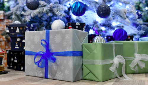 В столице открылись еще 19 пунктов сбора новогодних подарков проекта «Москва помогает»