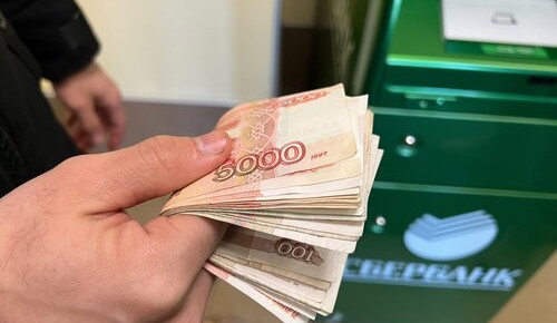 На Ленинском проспекте задержали мошенников, обманувших пенсионерку на 300 тысяч рублей