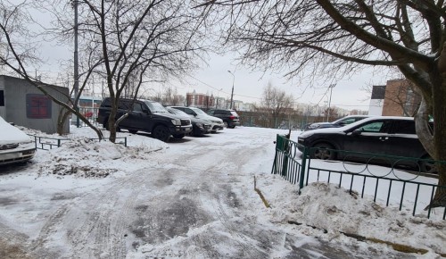 На месте незаконной парковки в Южном Бутове появилась общедоступная автостоянка