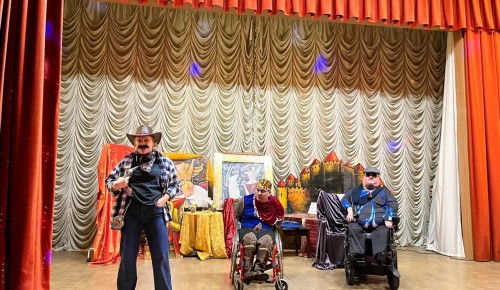 В геронтологическом центре «Тропарево» поставили спектакль «Золушка на новый лад»