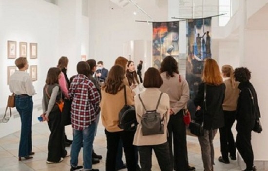 Для школьников организуют бесплатные поездки в галереи в Конькове