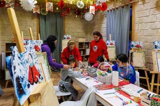 В Черемушках в рамках фестиваля «Путешествие в Рождество» можно посетить мастер-класс по созданию игрушек