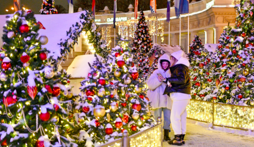 Проход на Красную площадь, площадь Революции и Манежную площадь ограничат в новогоднюю ночь