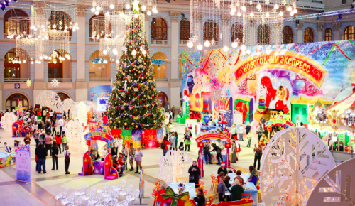 В столице провели предновогоднюю программу для приехавших по приглашению мэра детей участников СВО 