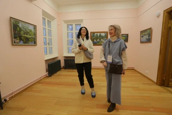 В Воронцовском парке открыли бесплатную выставку живописца Владимира Лаповка