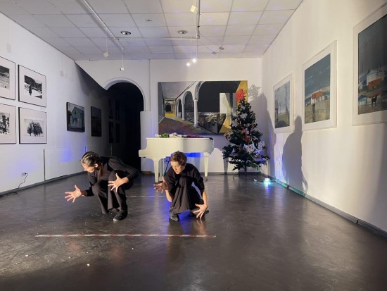 В галерее «Нагорная» прошел спектакль «Путешествие в сказку»