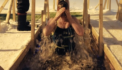 В районах ЮЗАО оборудуют пять мест для крещенских купаний