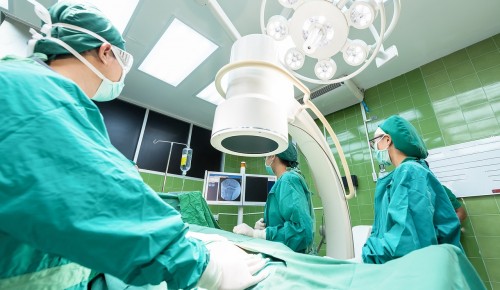 Хирурги из РНИМУ им. Н.И. Пирогова провели уникальную операцию пациенту с синдромом Протея