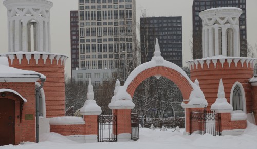 Главный вход в Воронцовский парк закрыли в связи с работами по реставрации