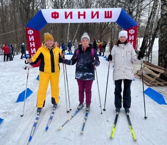 Сотрудники школы №1708 приняли участие в «Профсоюзной лыжне»
