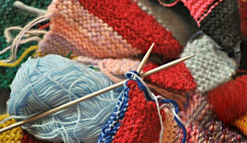 В школе №1532 в феврале откроется кружок вязания для долголетов