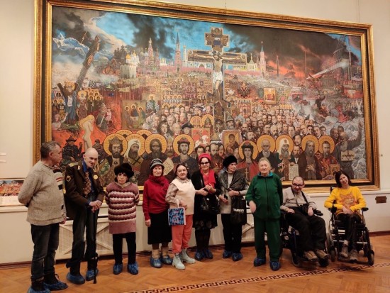 Жители геронтологического центра «Тропарево» побывали в картинной галерее Ильи Глазунова