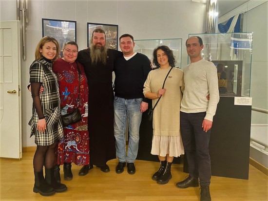 В храме Патриарха Московского в Зюзине состоялся показ спектакля о секретах семейного счастья