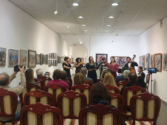 В галерее «Нагорная» прошел концерт ансамбля «Скерцо»