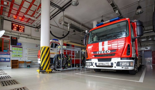 Команда школы №626 побывала на тренировке в «Пожарно-спасательном центре»