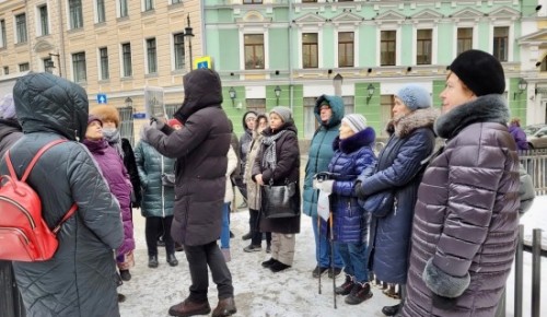 Долголетов из ЮЗАО ознакомят с достопримечательностями столицы