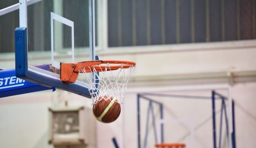 ЦДС «Обручевский» организовал соревнования по баскетболу среди школьных команд