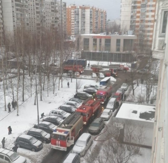 Пожарные потушили возгорание на Чечерском проезде