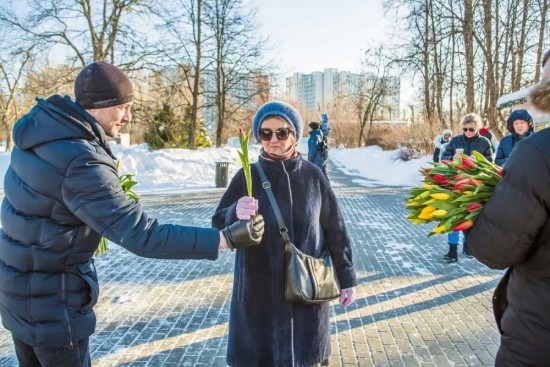 Жительницы Зюзина приглашаются на «День тюльпанов» в Воронцовском парке 8 марта