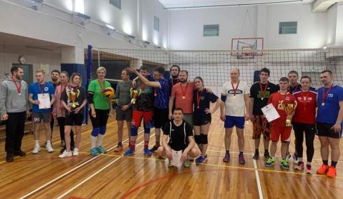 Команда Черемушек заняла третье место в окружных отборочных соревнованиях по волейболу