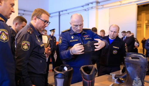 Александр Куренков оценил образцы пожарной продукции российских производителей