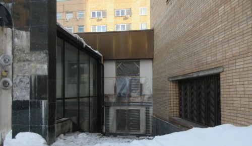 Незаконную реконструкцию здания остановили в районе Коньково