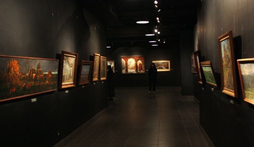 В Академии Андрияки продлили срок работы выставки Михаила Абакумова до 16 апреля