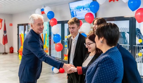 Собянин открыл в Некрасовке новую школу на 550 учеников
