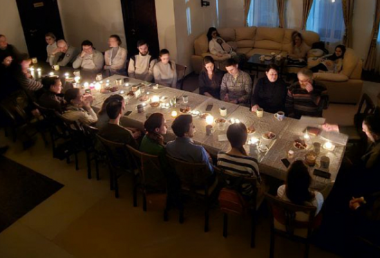 В храме Всех преподобных отцев Киево-Печерских организовали молодежную встречу при свечах