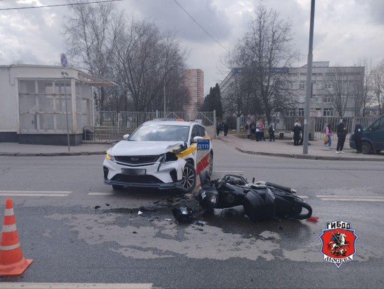 В Обручевском районе в ДТП пострадал мотоциклист