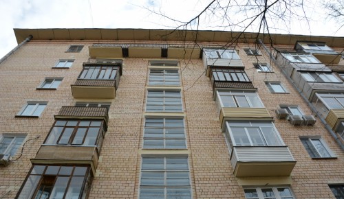 В Ломоносовском районе отремонтируют 65-летний дом