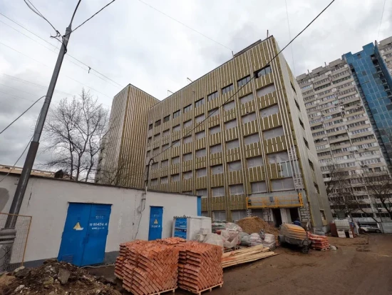 Реконструкцию поликлиники на Новоясеневском проспекте планируется завершить летом