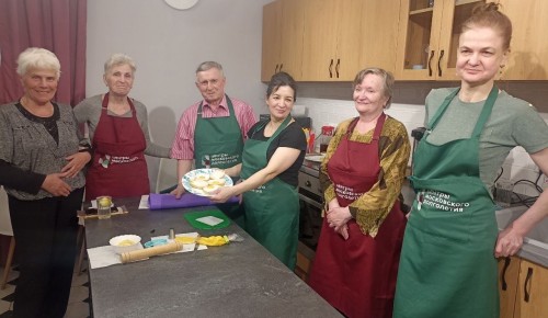В ЦМД «Ясенево» прошел мастер-класс по приготовлению пасхального печенья