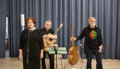 В ЦМД «Ломоносовский» прошла встреча бардовских музыкантов