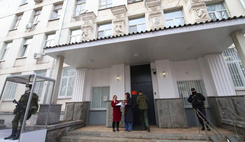 Волонтеры: Москвичи активно интересуются информацией об отборе на военную службу по контракту