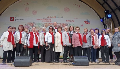 Участники «Московского долголетия» центра «Моцарт» выступили на фестивале «Пасхальный дар» в Северном Бутове
