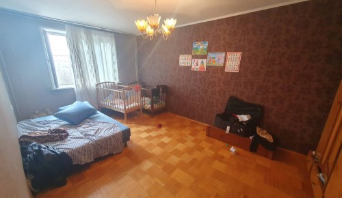 Жительницу Ясенева госпитализировали после попытки мужа ее задушить