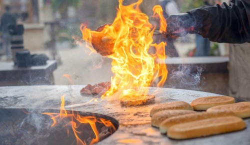Гостей фестиваля «Пасхальный дар» в Северном Бутове научат готовить лагман и казан-кебаб