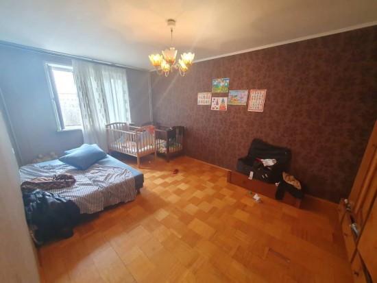 Жительницу Ясенева госпитализировали после попытки мужа ее задушить