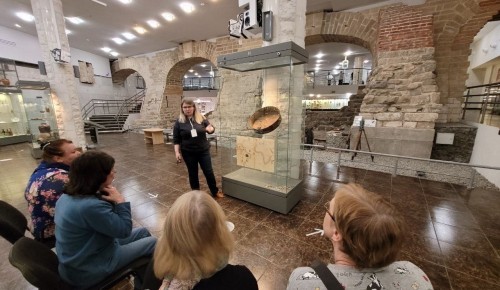 Подопечные ТЦСО «Ясенево» побывали на экскурсии в Музее археологии Москвы