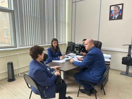 Сотрудниками Черемушкинской межрайонной прокуратуры осуществлен выездной прием граждан в отделе судебных приставов