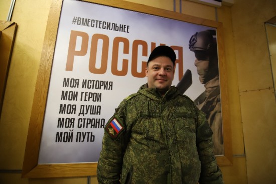 Актер Юрий Васильев посетил столичный пункт отбора на военную службу по контракту