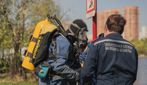 Мусор отдых не испортит. Водолазы проверили пляж «Серебряный бор-2»