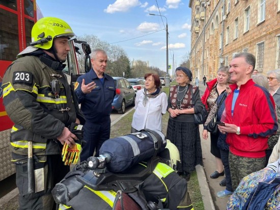 Столичные пожарные провели мастер-класс для общественных советников Гагаринского района