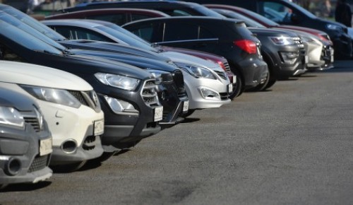 Жители Конькова смогут бесплатно оставлять машины на парковках 1, 8 и 9 мая