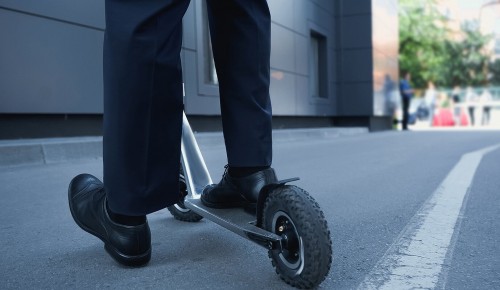 Сотрудники Росгвардии задержали мужчину, сбившего на электросамокате мальчика