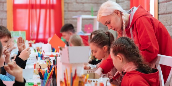 На площадках фестиваля «Московская весна» в ЮЗАО работают исторический кружок и художественная школа